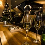 酒店 Aateli Lakeside 4*