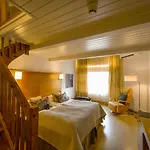 酒店 Aateli Lakeside 4*