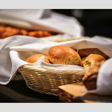 فندق Aateli Lakeside 4*