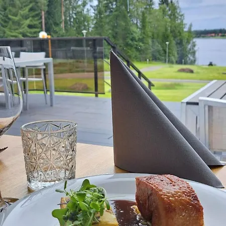 Aateli Lakeside فندق 4*