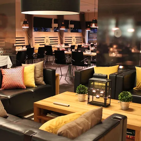 Aateli Lakeside فندق 4*