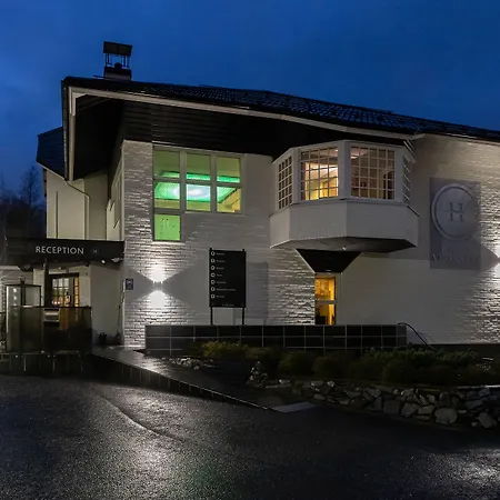 Aateli Lakeside فندق 4*