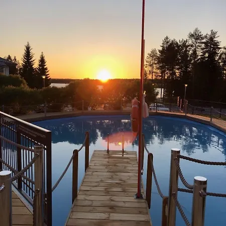 Aateli Lakeside 4*