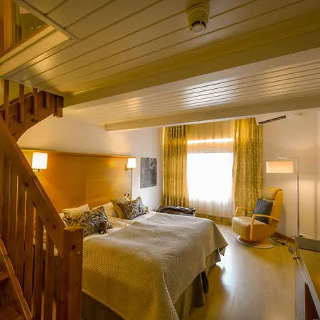 Hotel Aateli Lakeside 4*