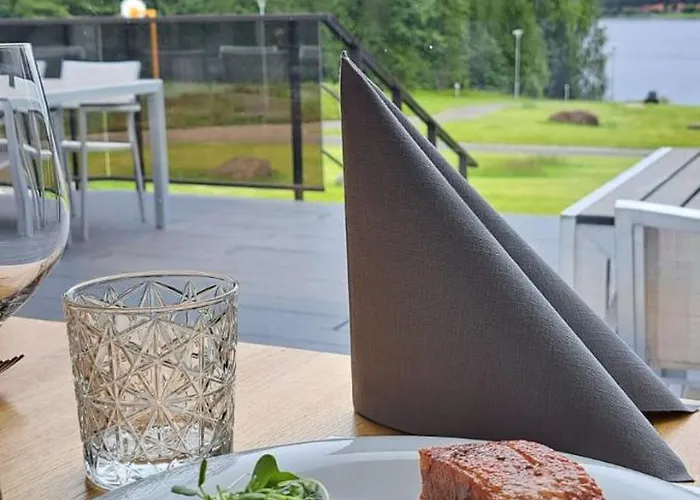 Aateli Lakeside Hotelli 4*