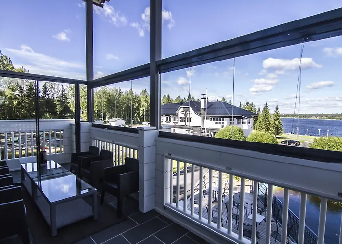 Hotelli Aateli Lakeside