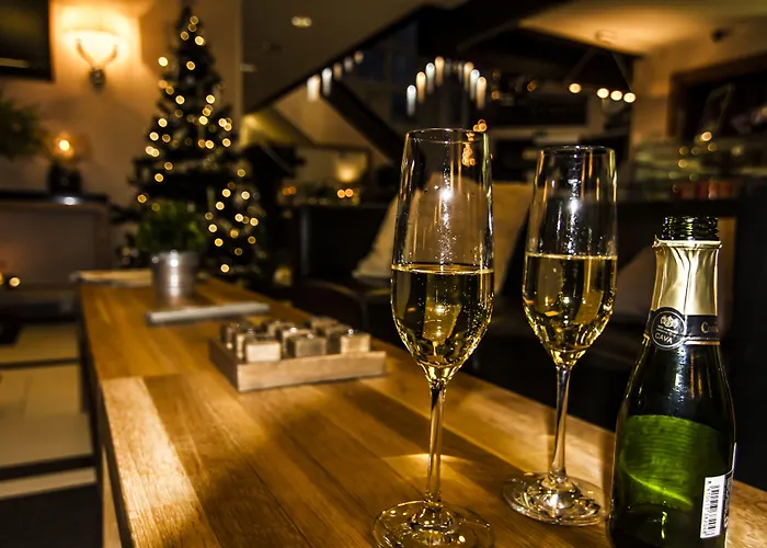 Hotelli Aateli Lakeside 4*