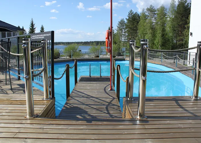 Hotelli Aateli Lakeside 4*