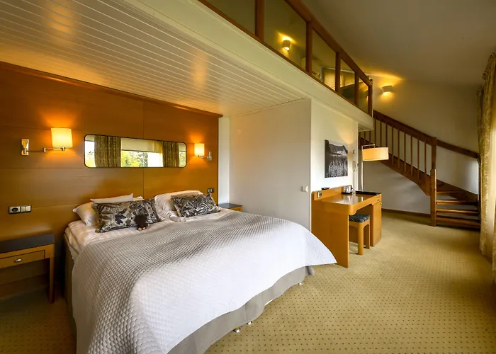 Aateli Lakeside Hotelli 4*